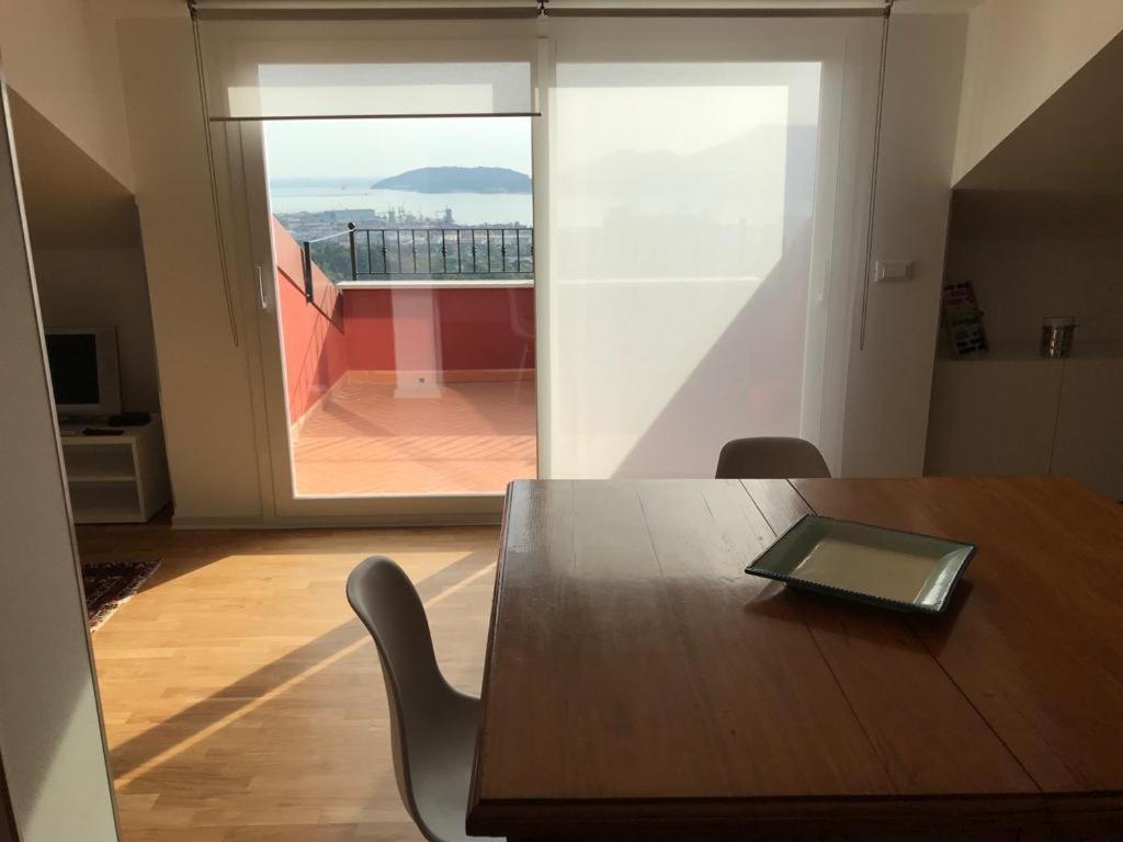 La Casa Con Vista Di Emma Apartment Vezzano Ligure Exterior foto