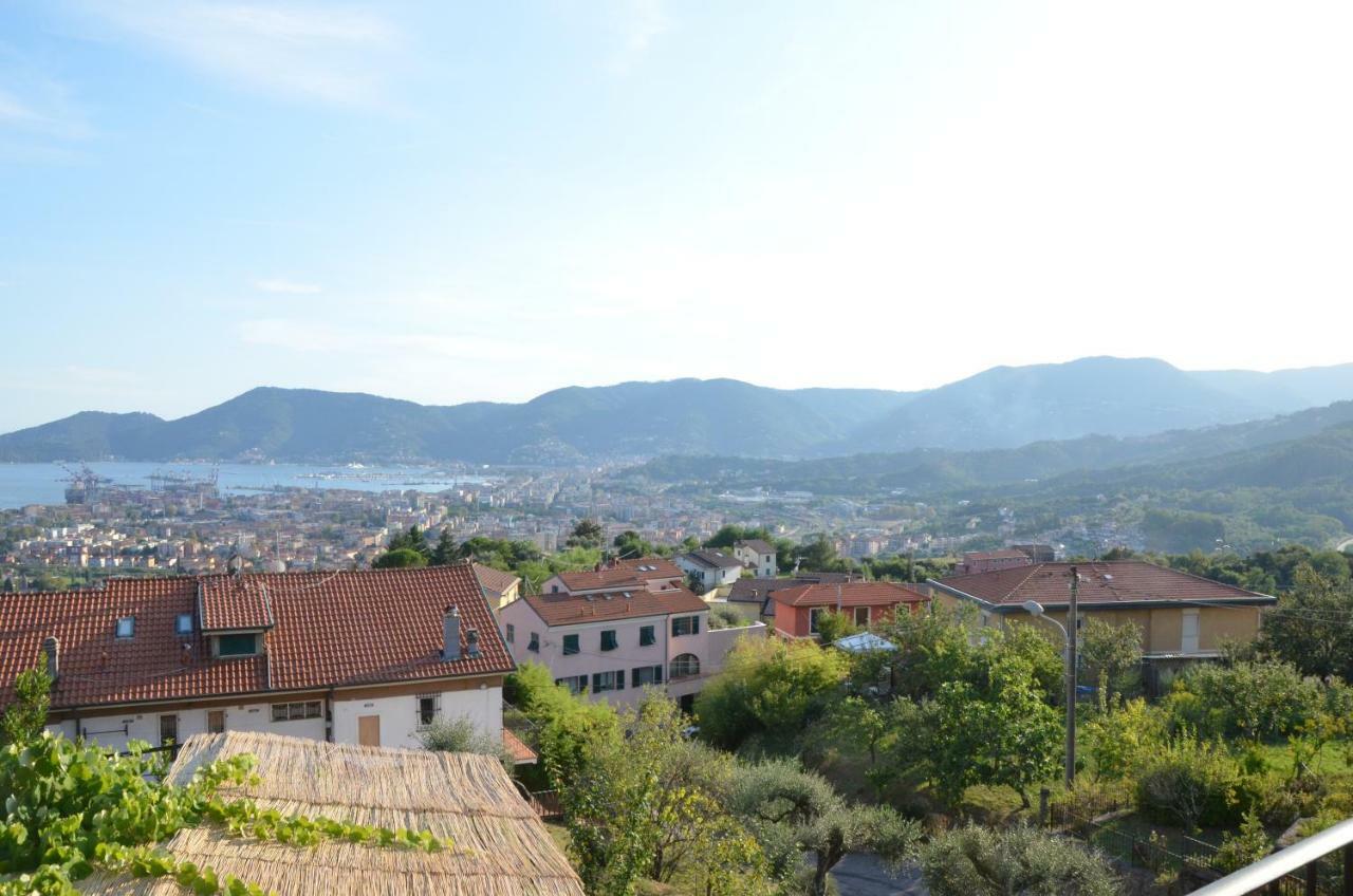 La Casa Con Vista Di Emma Apartment Vezzano Ligure Exterior foto